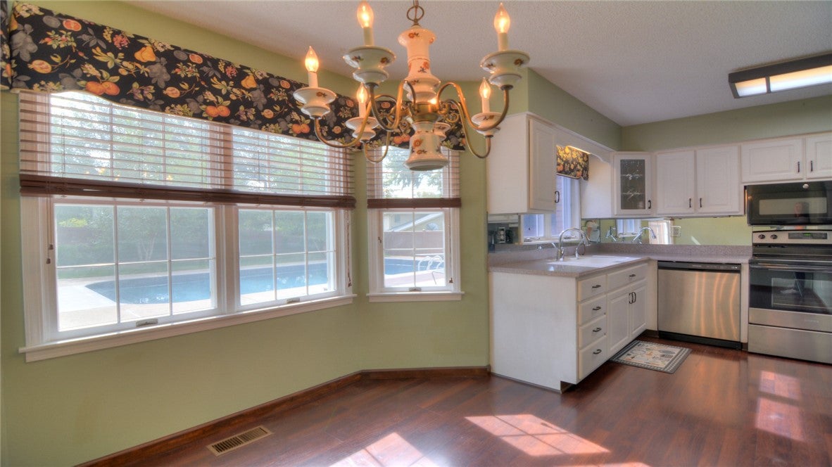 4484 Country Manor Lane Decatur, IL 62521 - Photo 8 of 33 Gallery Image 8