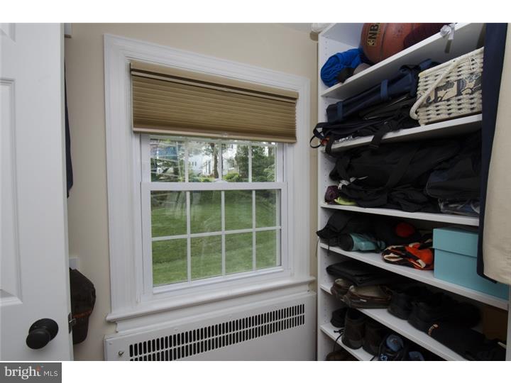 514 Cambridge Road Bala Cynwyd, PA 19004 - Photo 12 of 25 Walk-in Closet