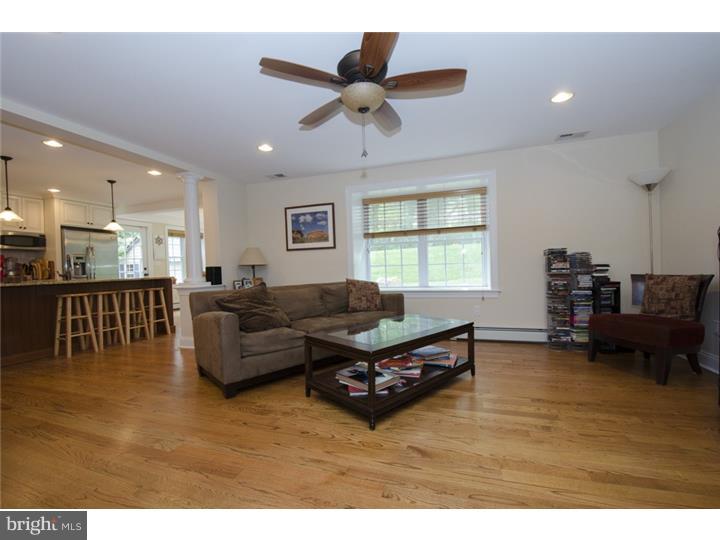 514 Cambridge Road Bala Cynwyd, PA 19004 - Photo 4 of 25 Living Room