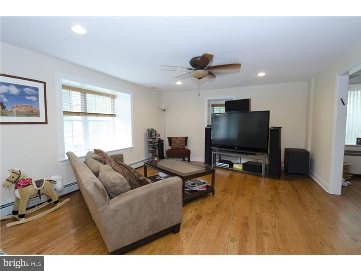 514 Cambridge Road Bala Cynwyd, PA 19004 - Photo 5 of 25 Living Room
