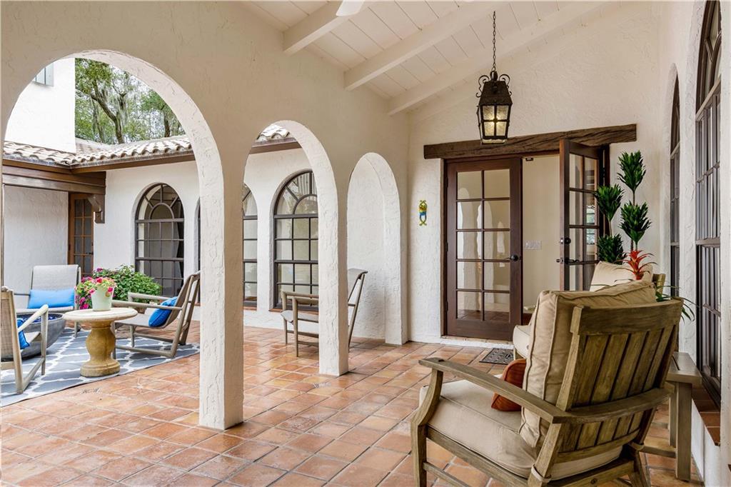 246 Live Oak Road Vero Beach, FL 32963 - Photo 7 of 30 a view of a livingroom with furniture