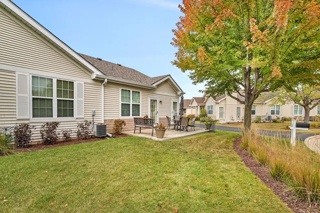 $272,400 | 21476 Mays Lake Court, Crest Hill, IL 60403