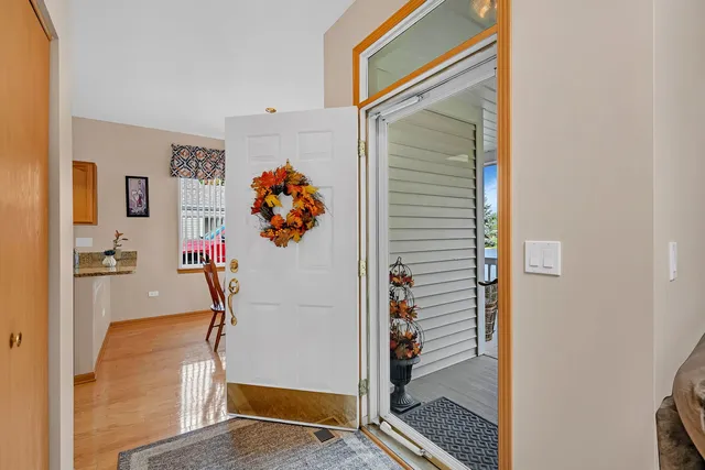 $272,400 | 21476 Mays Lake Court, Crest Hill, IL 60403