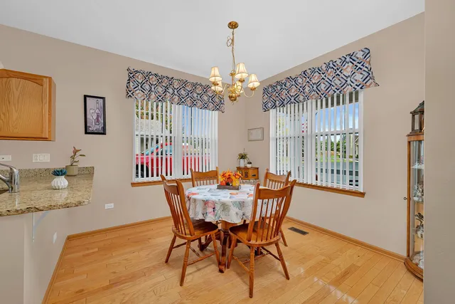 $272,400 | 21476 Mays Lake Court, Crest Hill, IL 60403