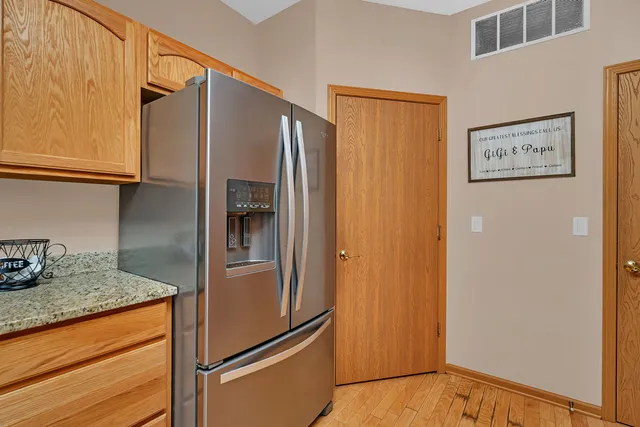 $272,400 | 21476 Mays Lake Court, Crest Hill, IL 60403