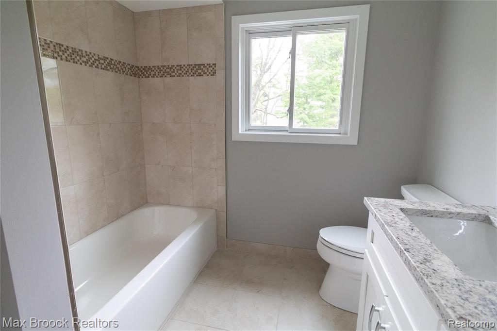 20005 Ronsdale Drive Beverly Hills, MI 48025 - Photo 24 of 35