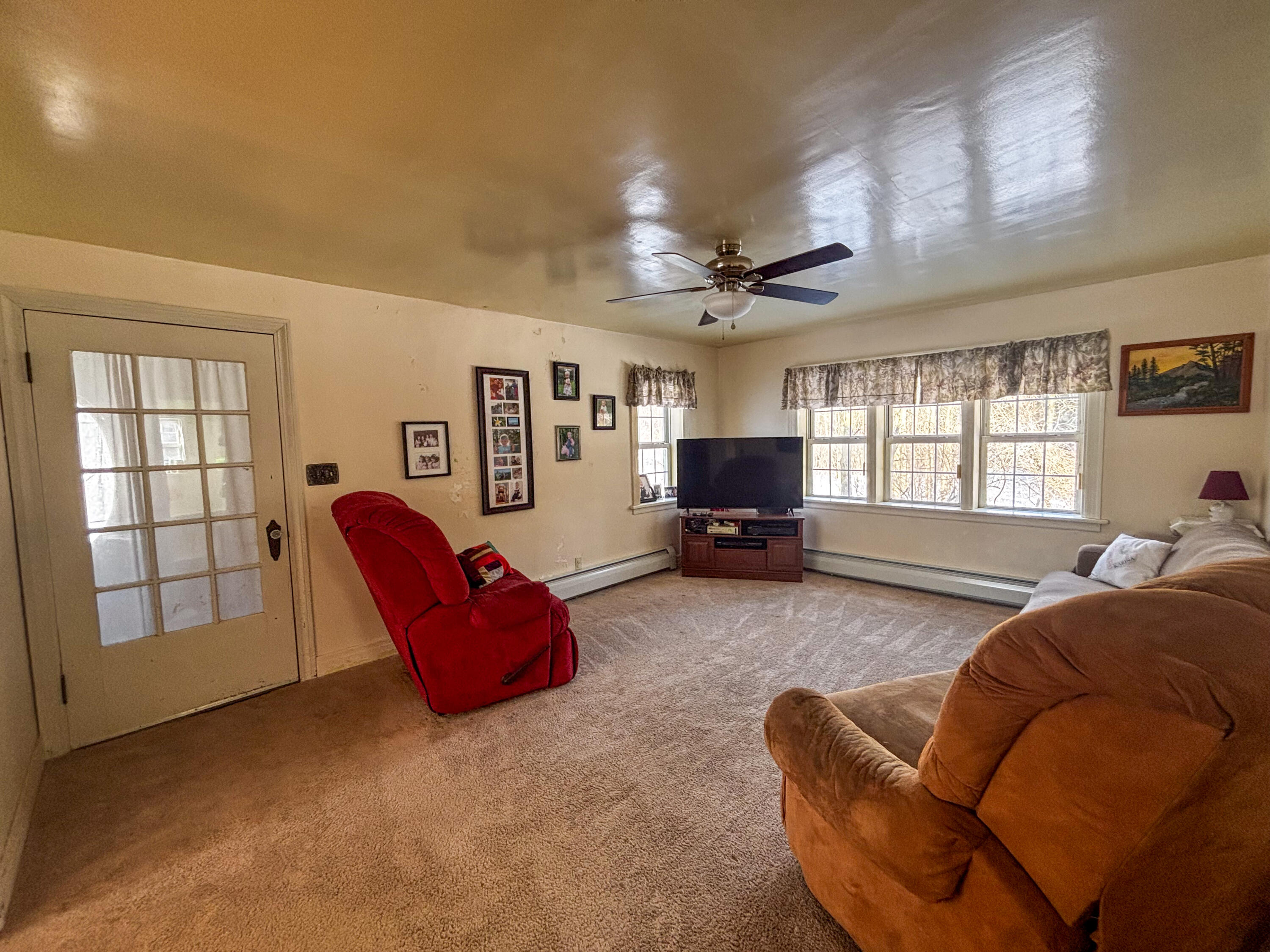 690 Ratta Road Chazy, NY 12921 - Photo 7 of 29 Living Room