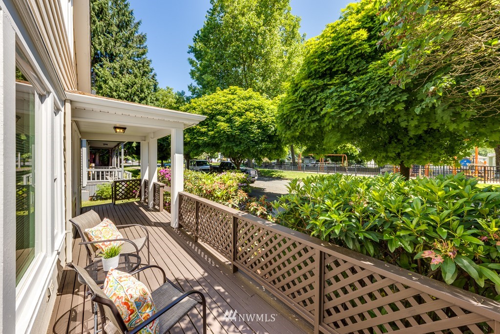 515 Burnett Avenue South Renton, WA 98057 - Photo 3 of 32 Gallery Image 3