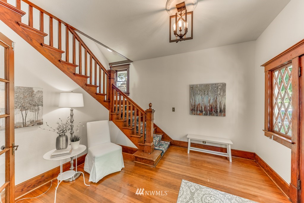 515 Burnett Avenue South Renton, WA 98057 - Photo 5 of 32 Gallery Image 5