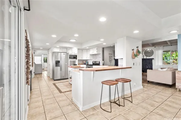 $2,695,000 | 75-1079 Keopu Mauka Drive, Holualoa, HI 96725