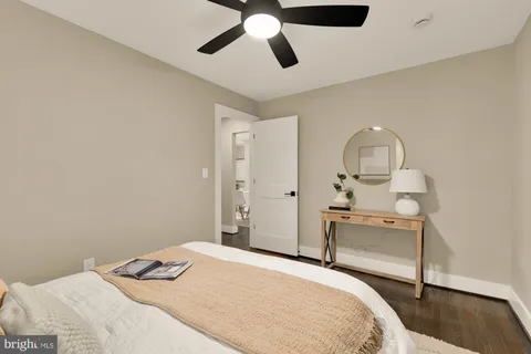 $799,900 | 4000 Roberts Road, Fairfax, VA 22032