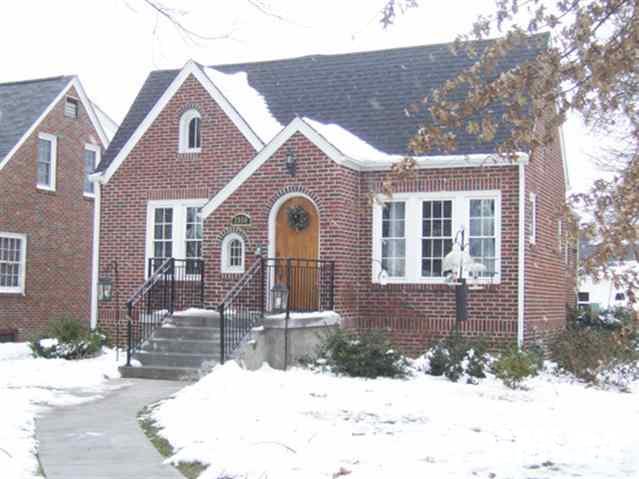 2950 Middle Road Davenport, IA 52803 - Photo 1 of 22 Gallery Image 1
