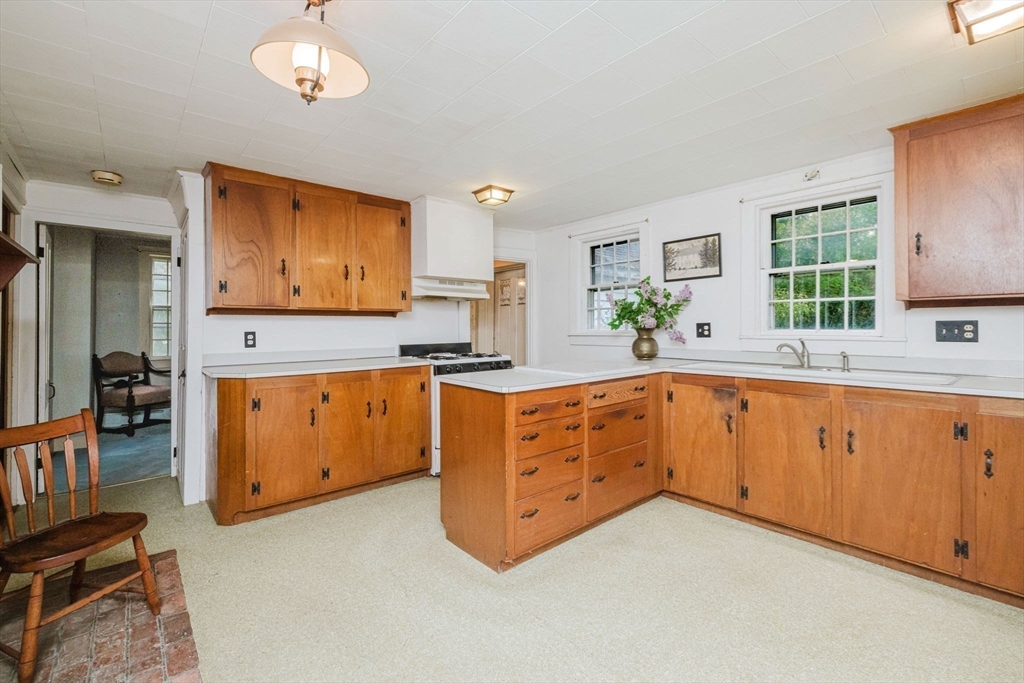 83 North Worcester Street Norton, MA 02766 - Photo 10 of 32