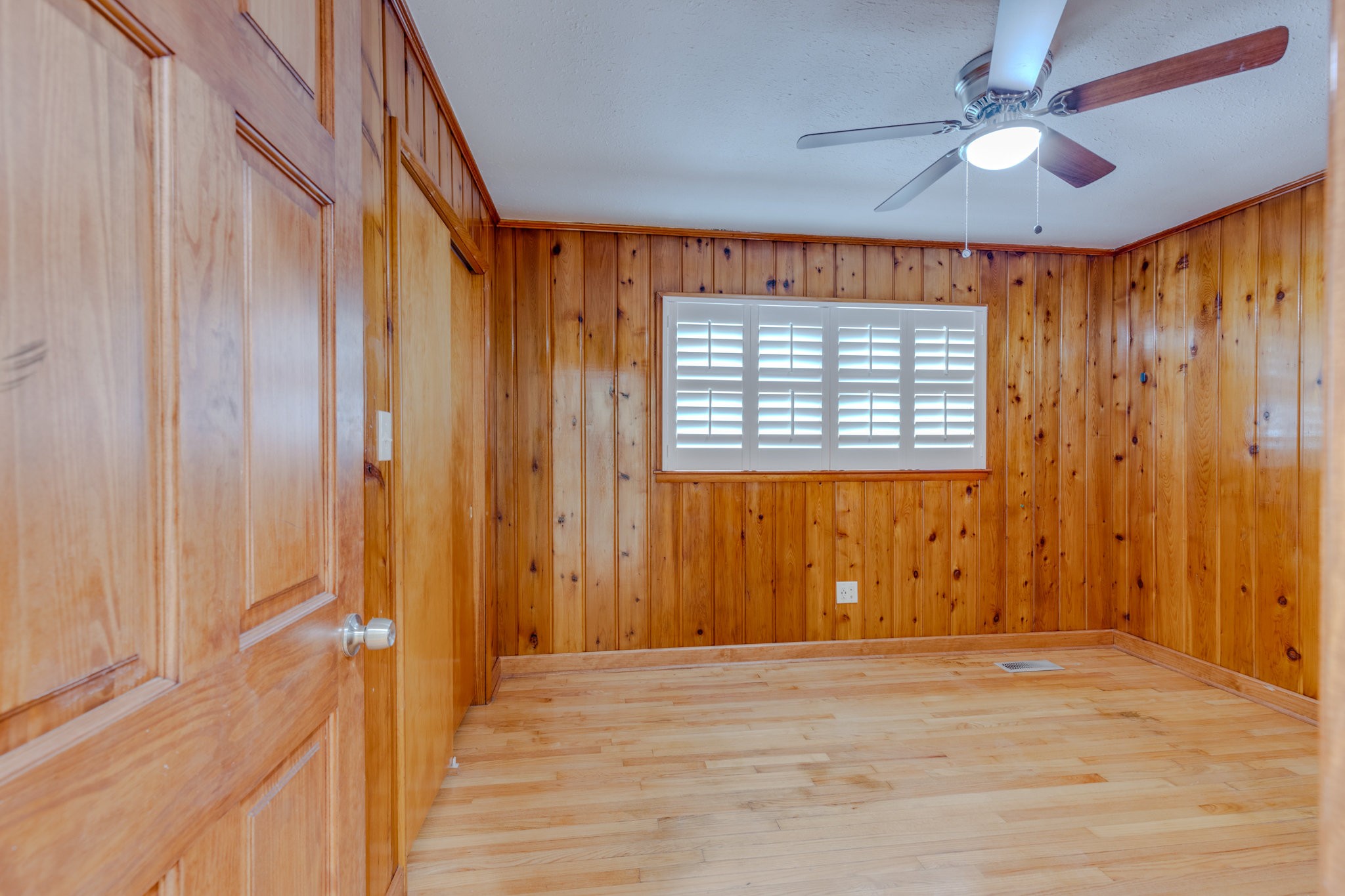 102 Sunset Drive Pulaski, TN 38478 - Photo 22 of 37 a view of entryway with wooden floor