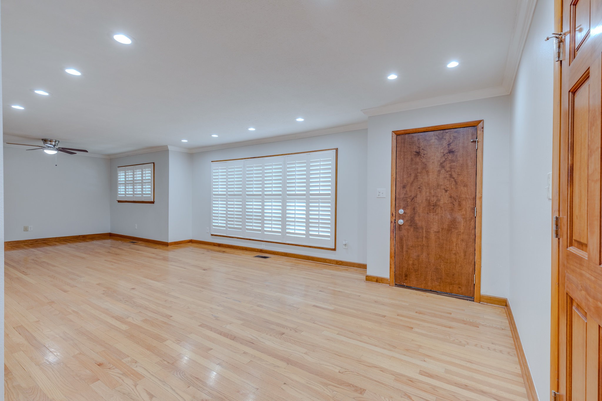 102 Sunset Drive Pulaski, TN 38478 - Photo 4 of 37 a view of empty room with wooden floor and fan