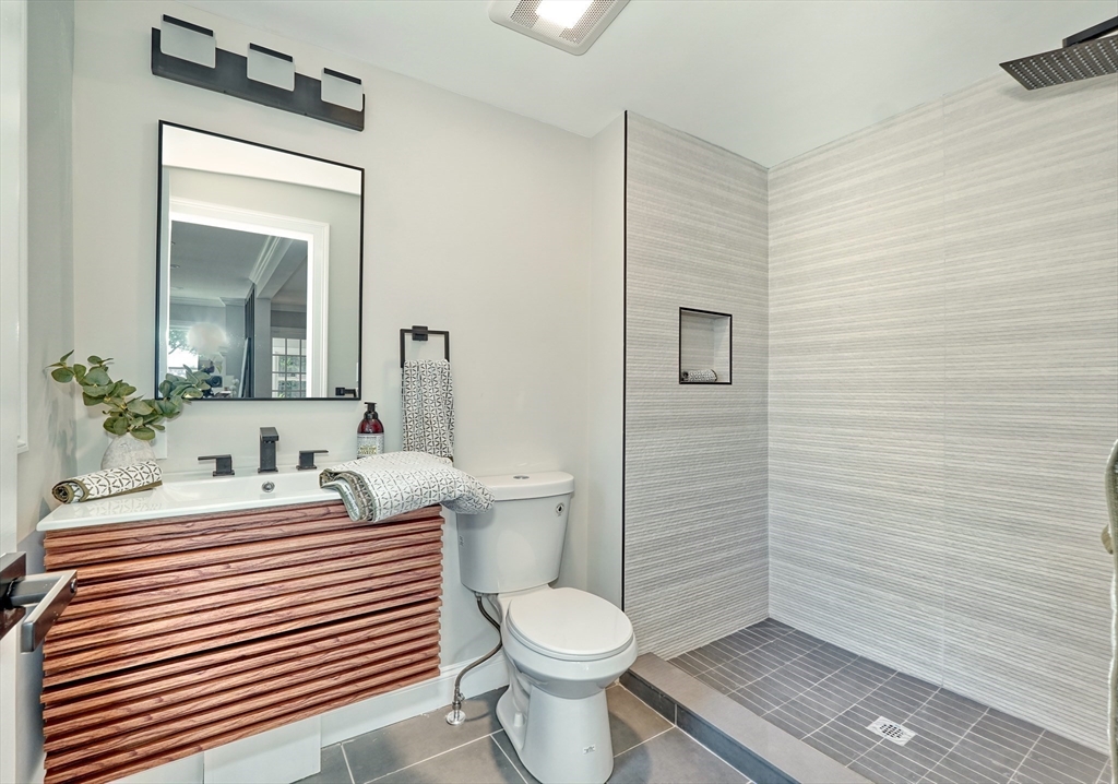 12 Winthrop Street Winthrop, MA 02152 - Photo 26 of 42