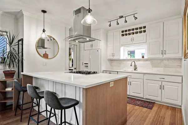 $899,900 | 34 Everett Avenue, Unit 1, Somerville, MA 02145