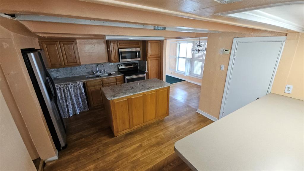 7028 Edgewater Trail Fort Worth, TX 76135 - Photo 10 of 15