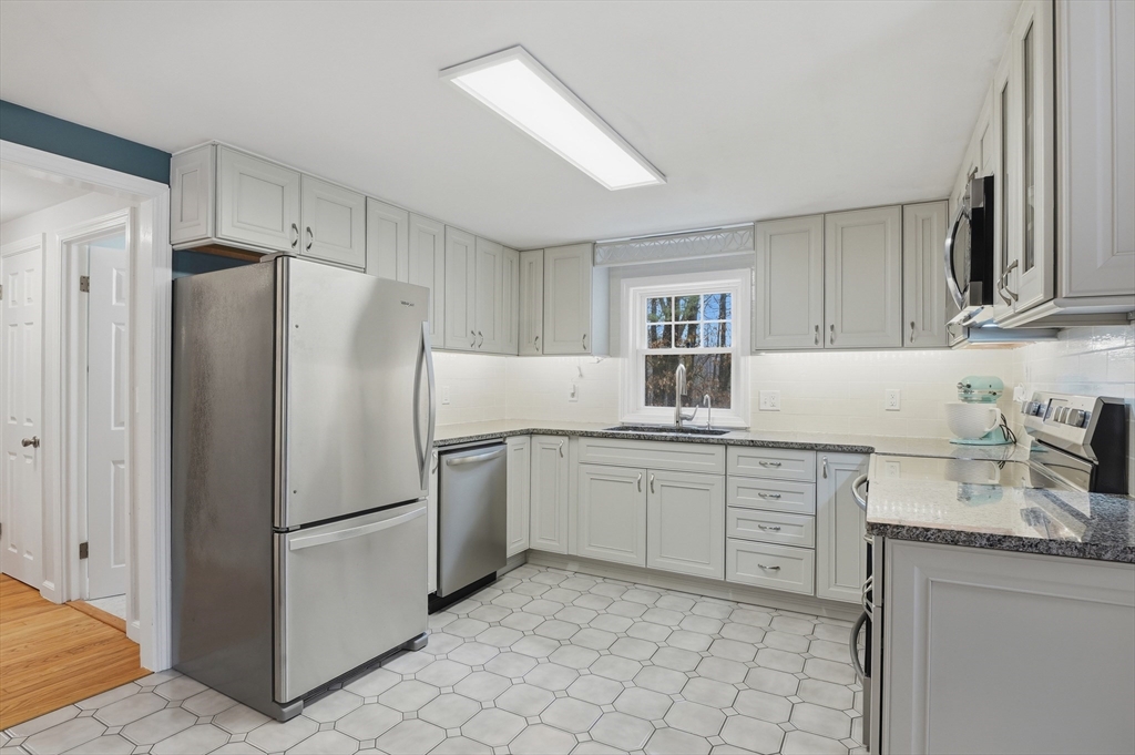 95 Pine Hill Road Ashland, MA 01721 - Photo 9 of 38