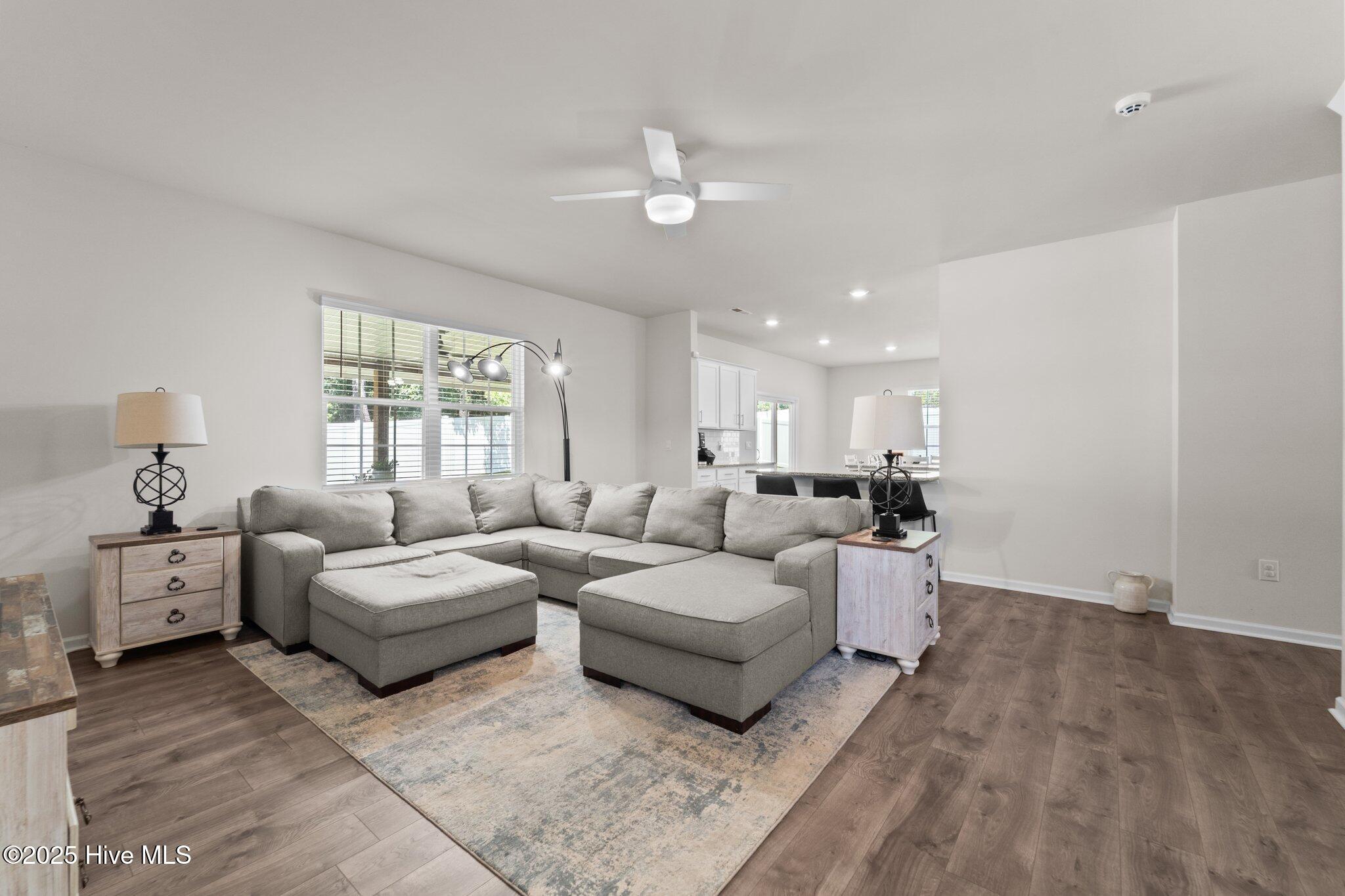 280 Roberts Place Carthage, NC 28327 - Photo 8 of 24 Living Room