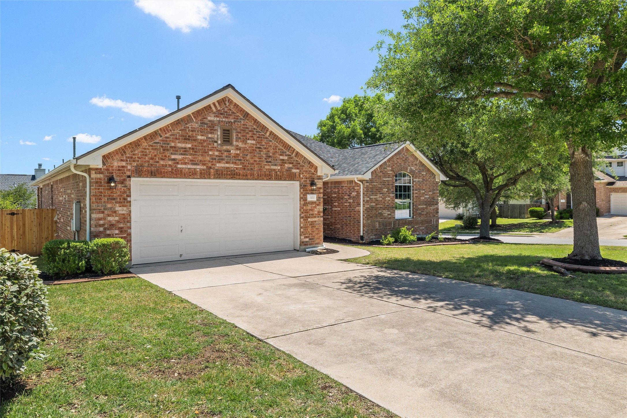 100 Stratton Court Austin, TX 78737 - Photo 3 of 38 Attached 2-car garage