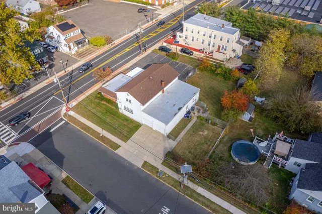 a picture of a tennis court