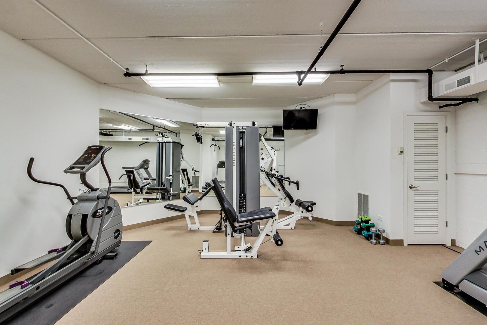 950 Augusta Way, Unit 204 Highland Park, IL 60035 - Photo 30 of 36 a view of a room with gym equipment