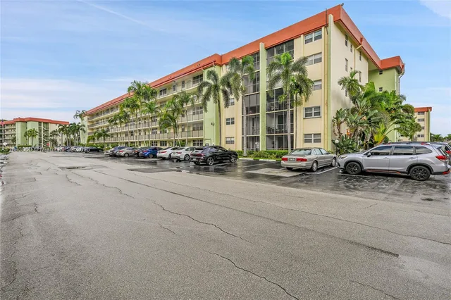 $249,000 | 5300 Northeast 24th Terrace, Unit 422C, Fort Lauderdale, FL 33308
