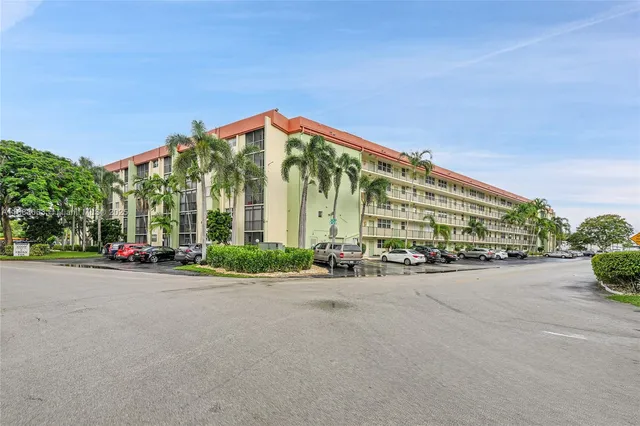 $249,000 | 5300 Northeast 24th Terrace, Unit 422C, Fort Lauderdale, FL 33308