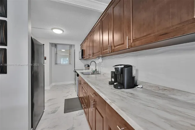 $249,000 | 5300 Northeast 24th Terrace, Unit 422C, Fort Lauderdale, FL 33308