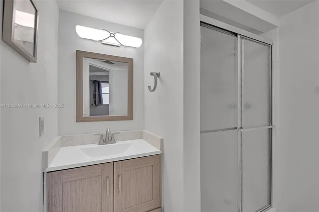 $249,000 | 5300 Northeast 24th Terrace, Unit 422C, Fort Lauderdale, FL 33308