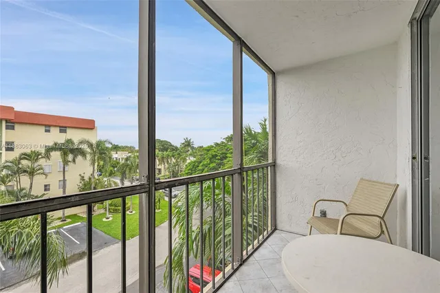 $249,000 | 5300 Northeast 24th Terrace, Unit 422C, Fort Lauderdale, FL 33308