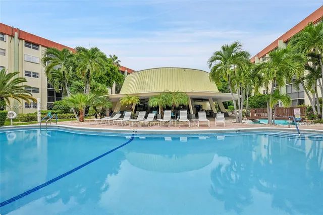 $249,000 | 5300 Northeast 24th Terrace, Unit 422C, Fort Lauderdale, FL 33308