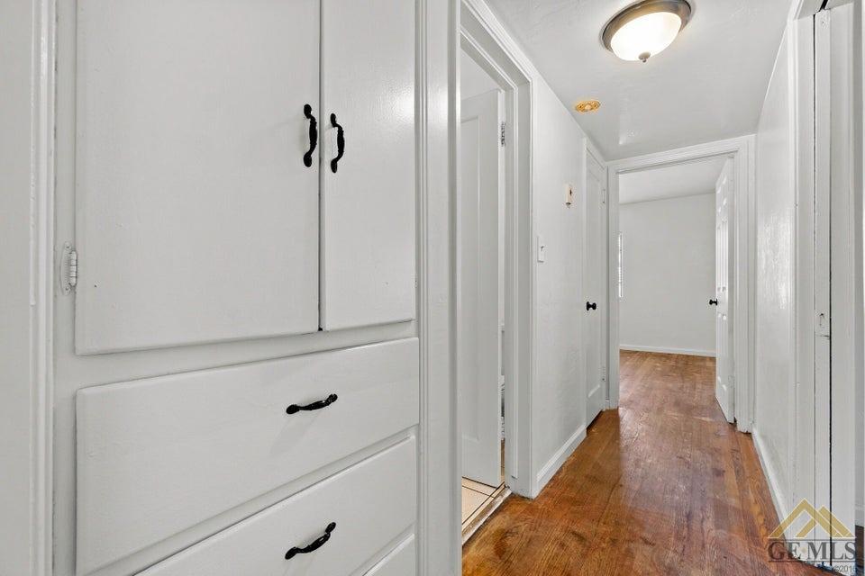 Undisclosed Address Bakersfield, CA 93308 - Photo 13 of 24 a view of a hallway