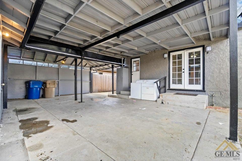 Undisclosed Address Bakersfield, CA 93308 - Photo 6 of 24 a view of a storage room