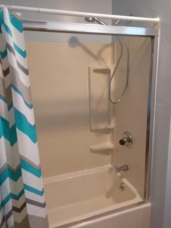 $1,425 | 451 Lindsey Street, Unit 1, Fall River, MA 02720