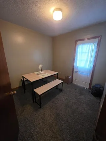 $1,400 | 451 Lindsey Street, Unit 1, Fall River, MA 02720