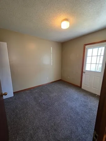 $1,400 | 451 Lindsey Street, Unit 1, Fall River, MA 02720