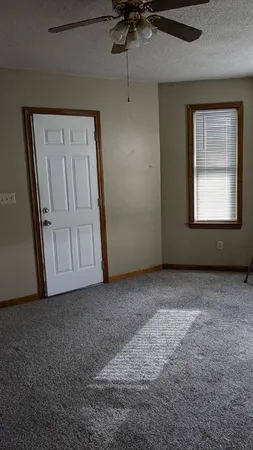 $1,400 | 451 Lindsey Street, Unit 1, Fall River, MA 02720
