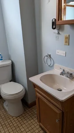 $1,400 | 451 Lindsey Street, Unit 1, Fall River, MA 02720