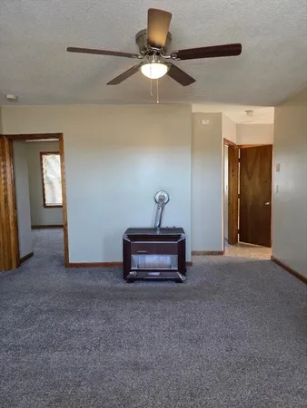 $1,400 | 451 Lindsey Street, Unit 1, Fall River, MA 02720