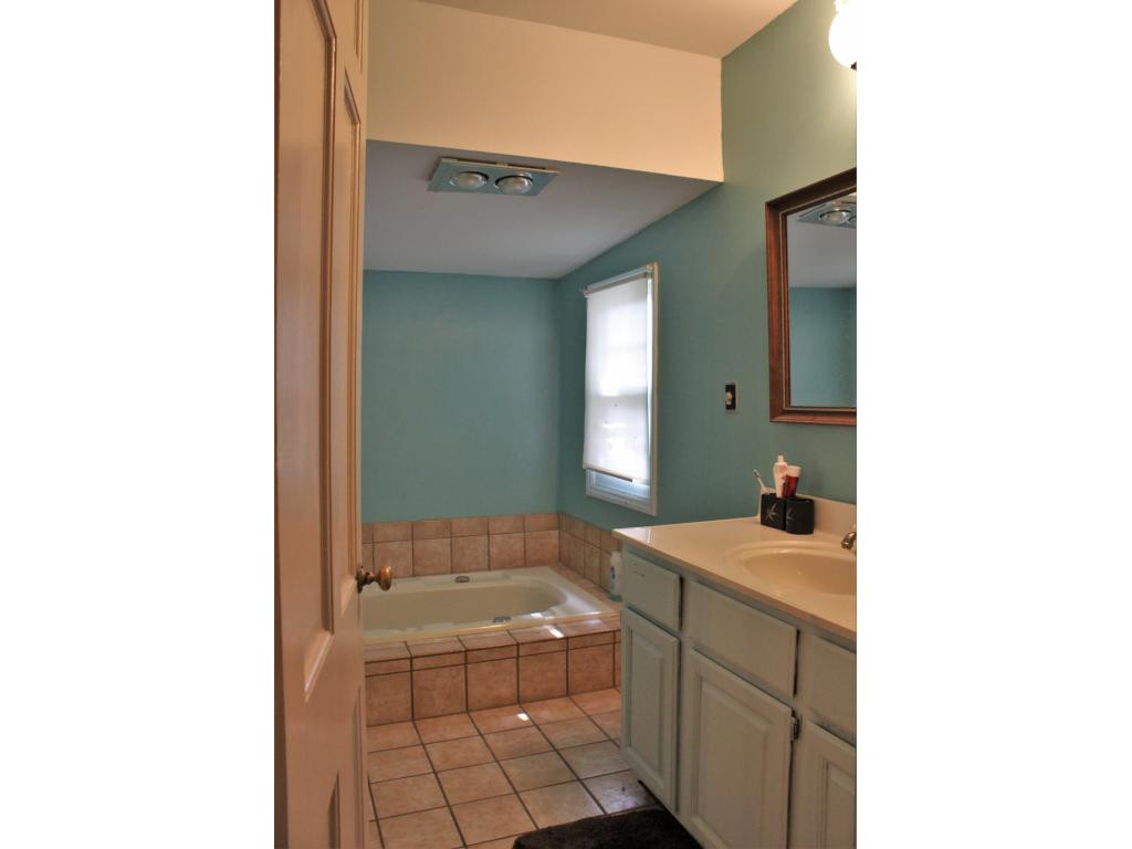 1302 Ridgecrest Road Johnson City, TN 37604 - Photo 7 of 11 Photo 7