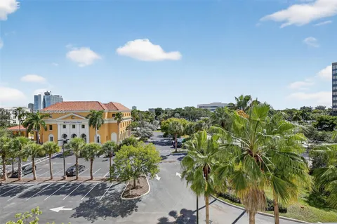 $245,000 | 2421 Northeast 65th Street, Unit 508, Fort Lauderdale, FL 33308