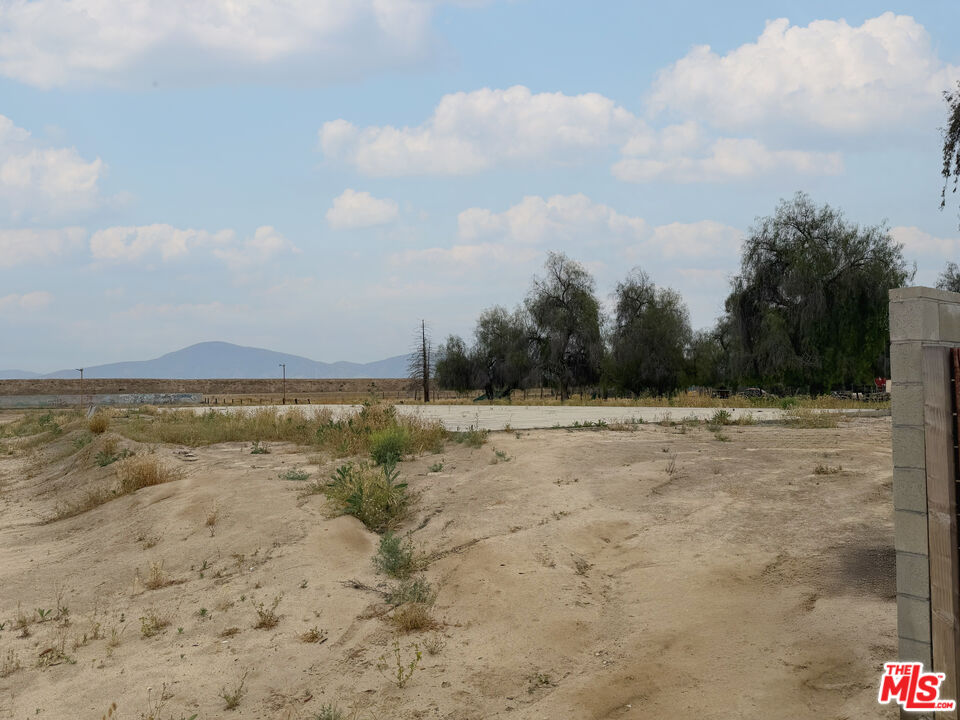 10111 Habecker Road Lamont, CA 93241 - Photo 11 of 30