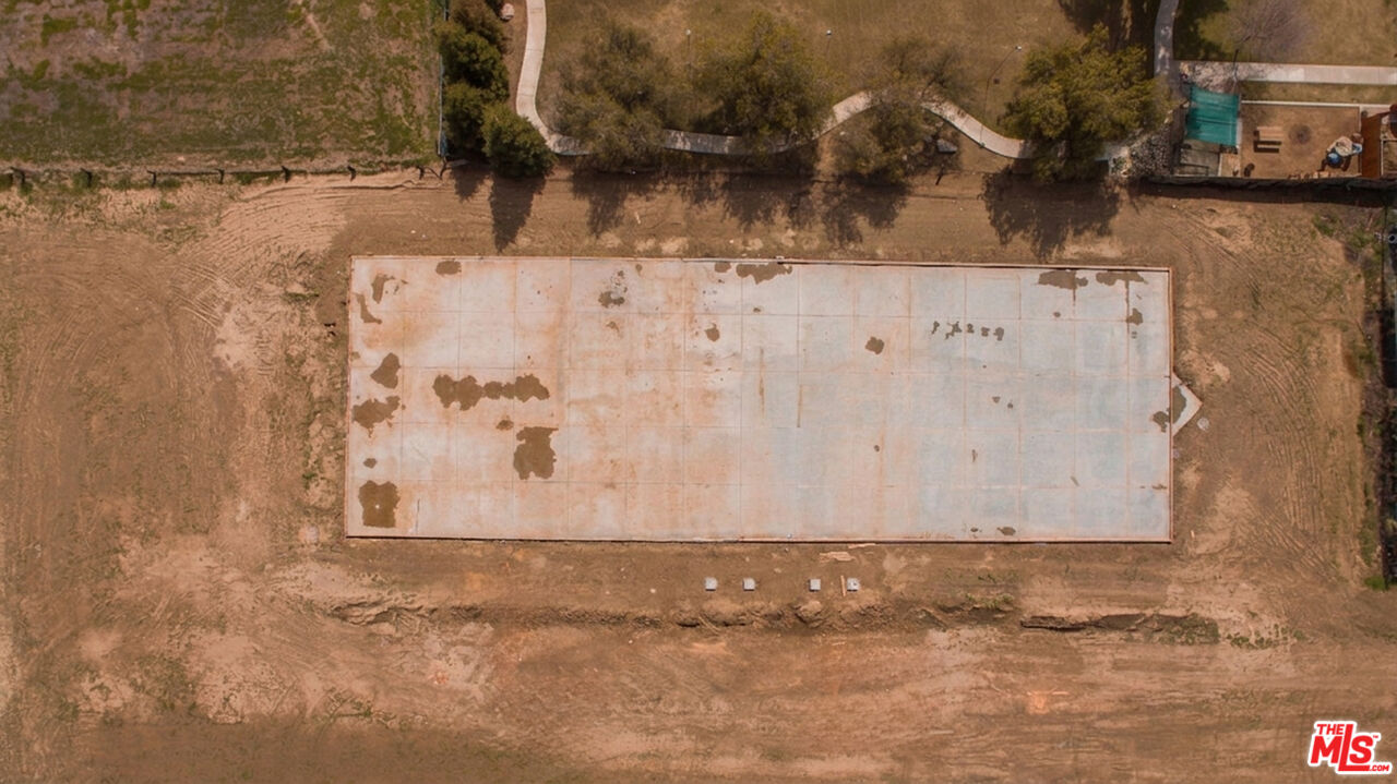 10111 Habecker Road Lamont, CA 93241 - Photo 12 of 30