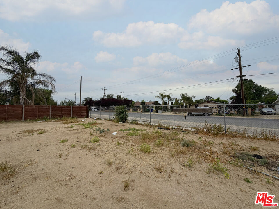 10111 Habecker Road Lamont, CA 93241 - Photo 16 of 30