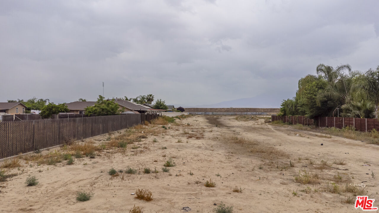 10111 Habecker Road Lamont, CA 93241 - Photo 18 of 30