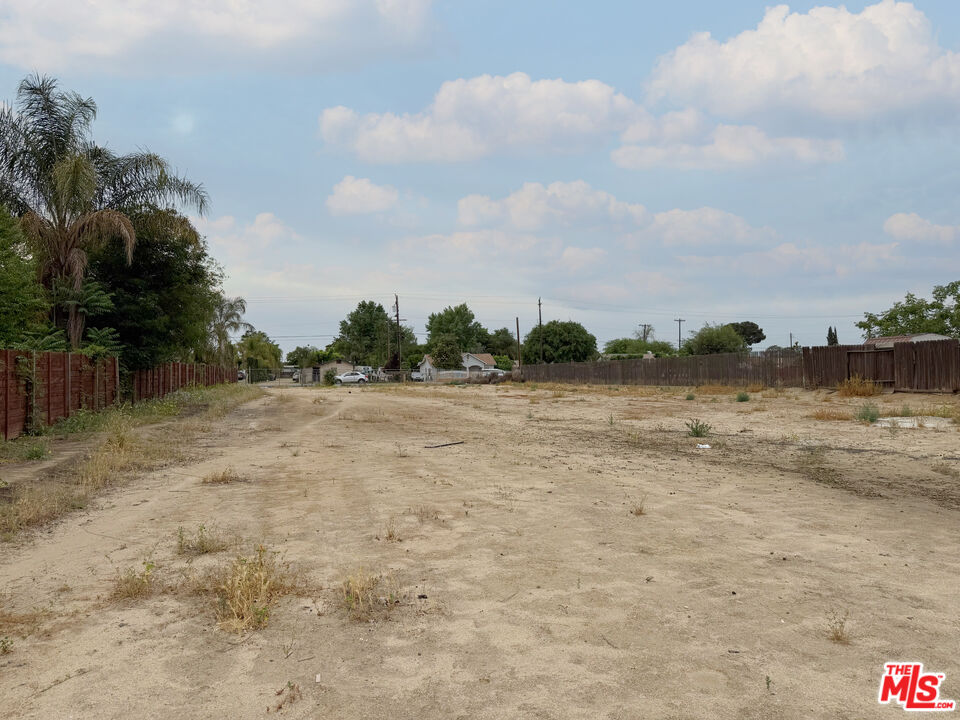 10111 Habecker Road Lamont, CA 93241 - Photo 5 of 30