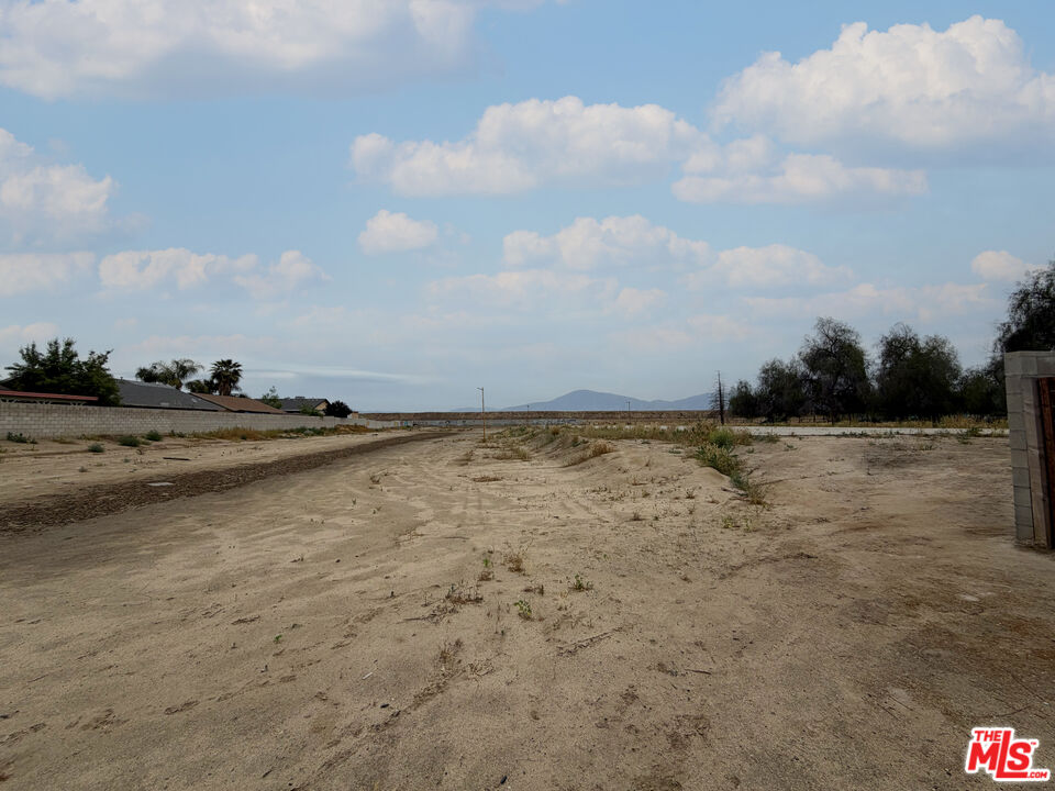 10111 Habecker Road Lamont, CA 93241 - Photo 8 of 30