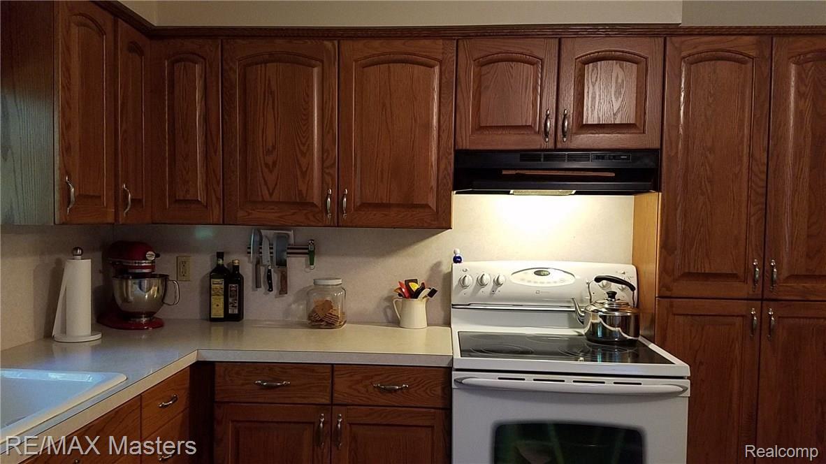 12367 Grafton Road Carleton, MI 48117 - Photo 8 of 40 20160713_125403.jpg